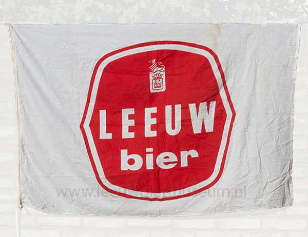 Jaren 60 Leeuw bier vlag